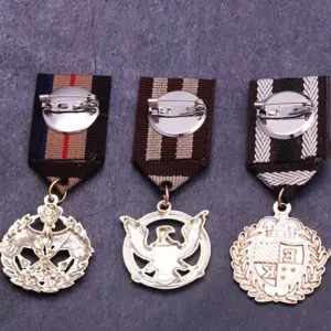 European and American Medal & Badge Pin Set 15 Sae6de87944664c04afe1b079c9426aefl