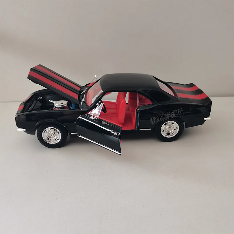 1967 Camaro Z28 Diecast Model 1:18 Scale 3 1967 Camaro Z28 Diecast Model 1:18 Scale - Image 3