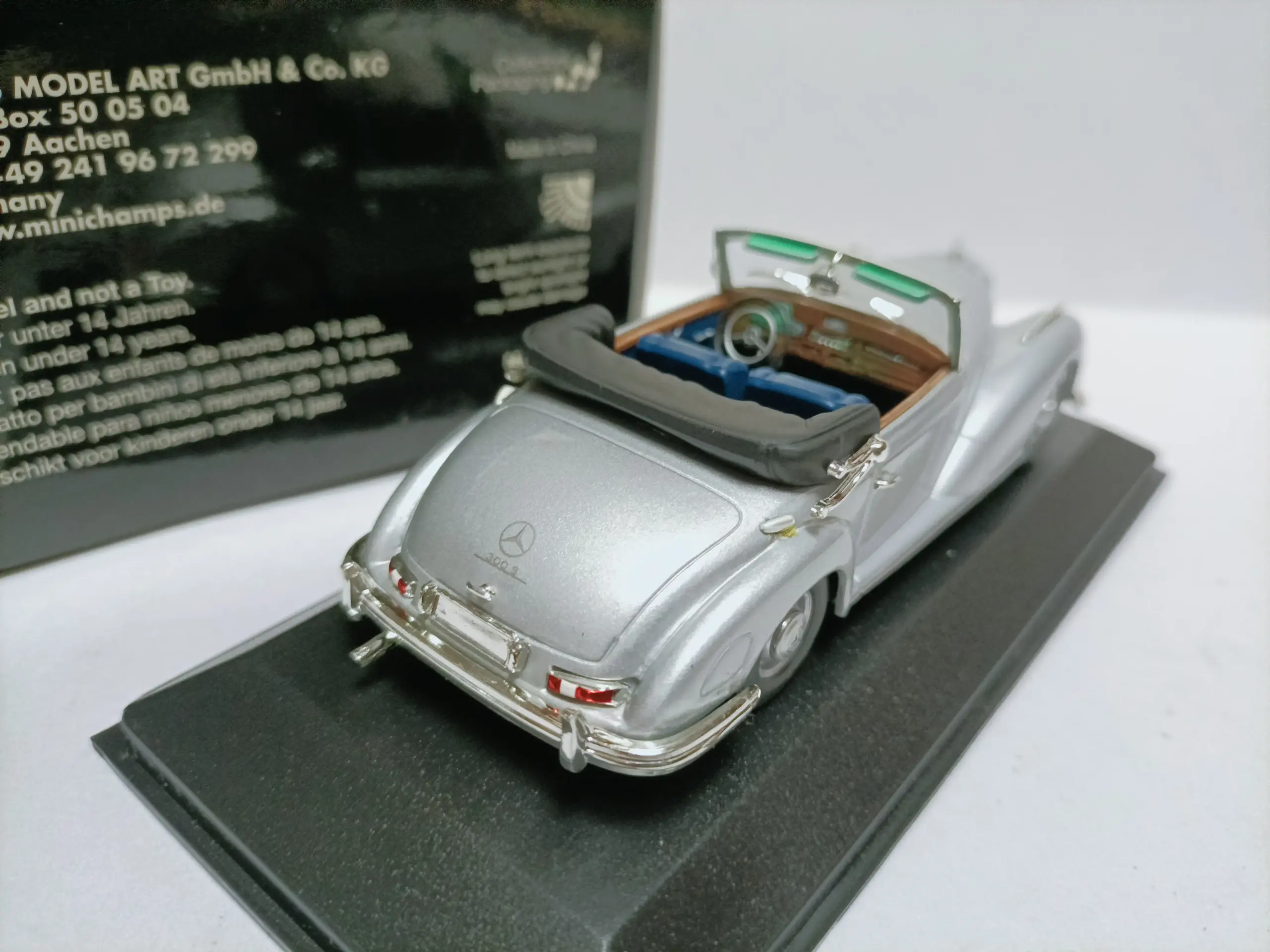 Mercedes Benz 300S 1954 Miniature Model 3 Mercedes Benz 300S 1954 Miniature Model - Image 3