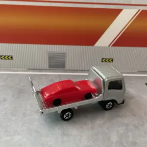Silver Isuzu Carrier Truck Model by Takara Tomy 11 Safc45f08c6e44602a6cea31a6dae02a0H