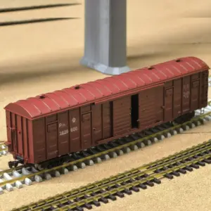 HO Scale P70 Boxcar Model 3826600