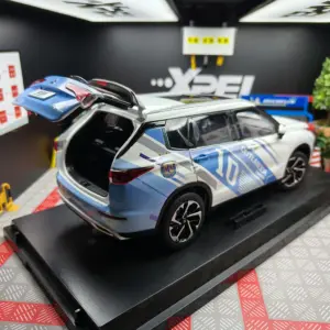 White 1:18 Mitsubishi Outlander Diecast Model 9 Sb1c82f58a0a94923b4a718c2c386b9eda