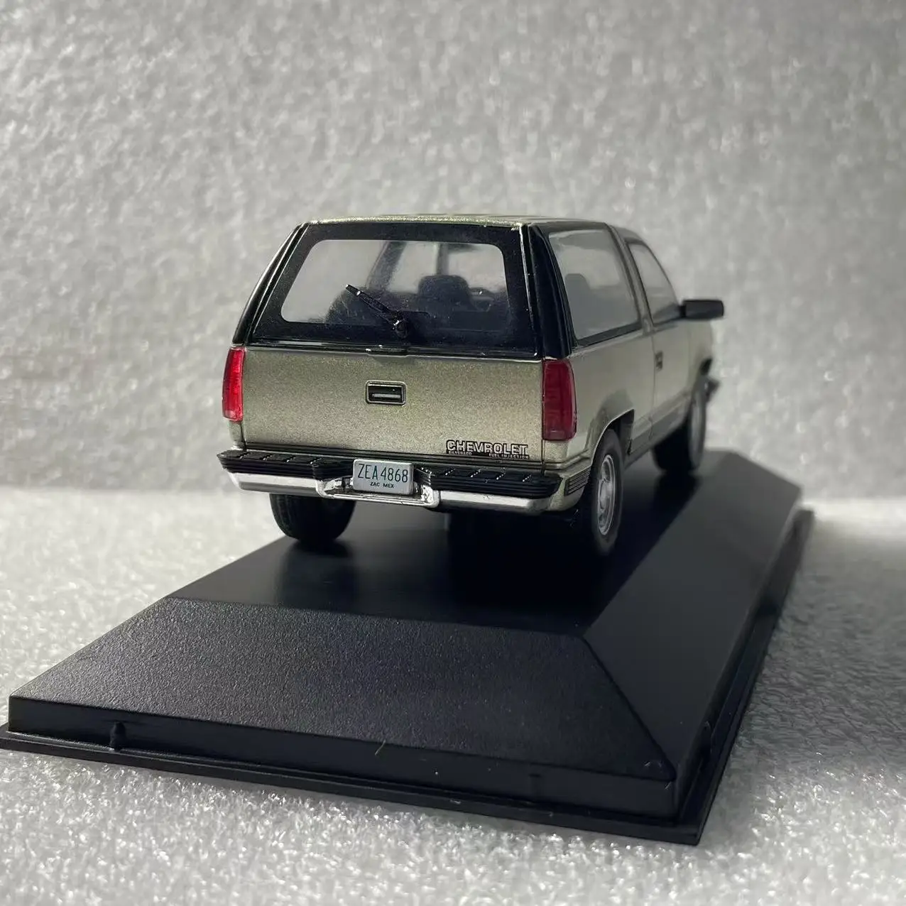 Detailed 1996 Chevy Silverado Miniature Model 5 Detailed 1996 Chevy Silverado Miniature Model - Image 5