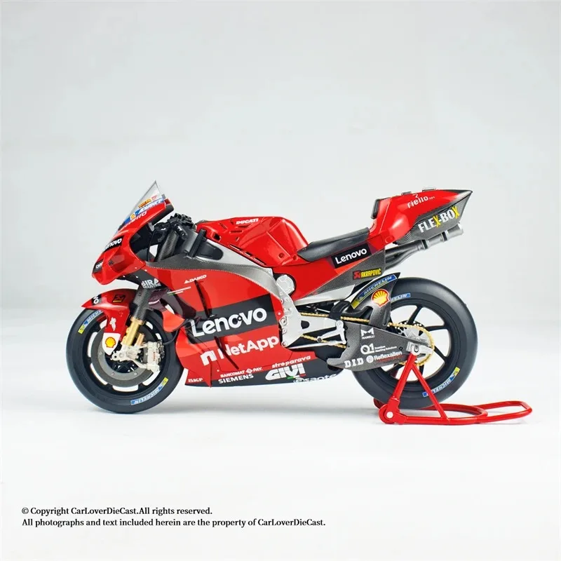 Ducati Desmosedici GP22 1:12 Die-Cast Model 4 Ducati Desmosedici GP22 1:12 Die-Cast Model - Image 4