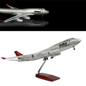 Boeing 747 Scale Model with LED Lighting 8 Sb388fa418fd64ab2a3c98448e3bde42eU