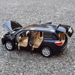 1/18 Scale Toyota Highlander SUV Model in White 7 Sb42ad4492ae047ab9ded47a9f90d227fP