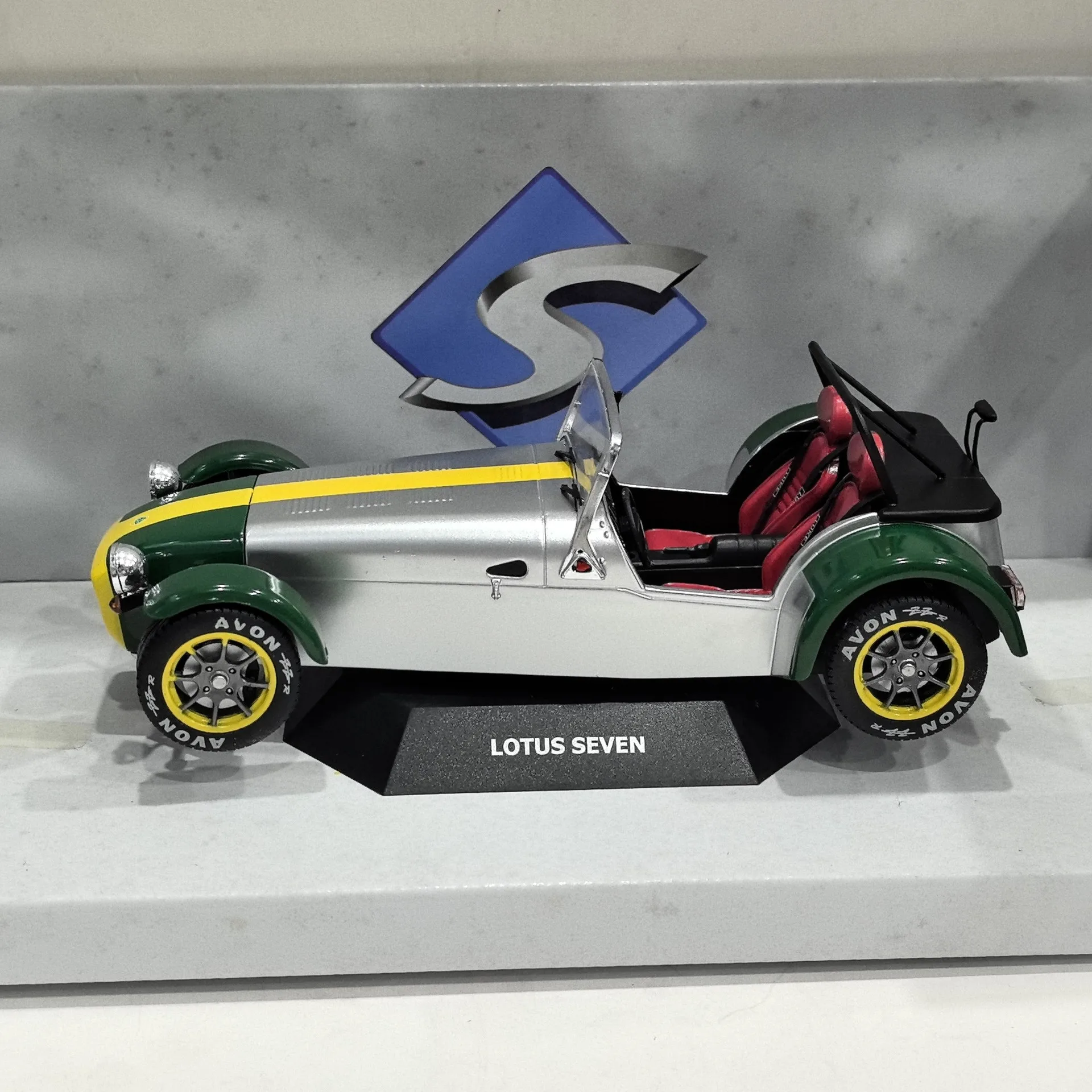 1989 Lotus Seven 1:18 Diecast Model Replica 2 1989 Lotus Seven 1:18 Diecast Model Replica - Image 2