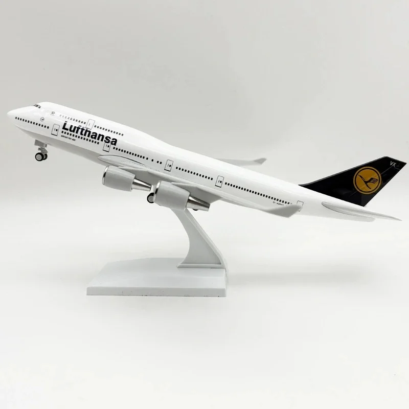 Lufthansa Boeing 747 Scale Model 30cm Collectible 2 Lufthansa Boeing 747 Scale Model 30cm Collectible - Image 2