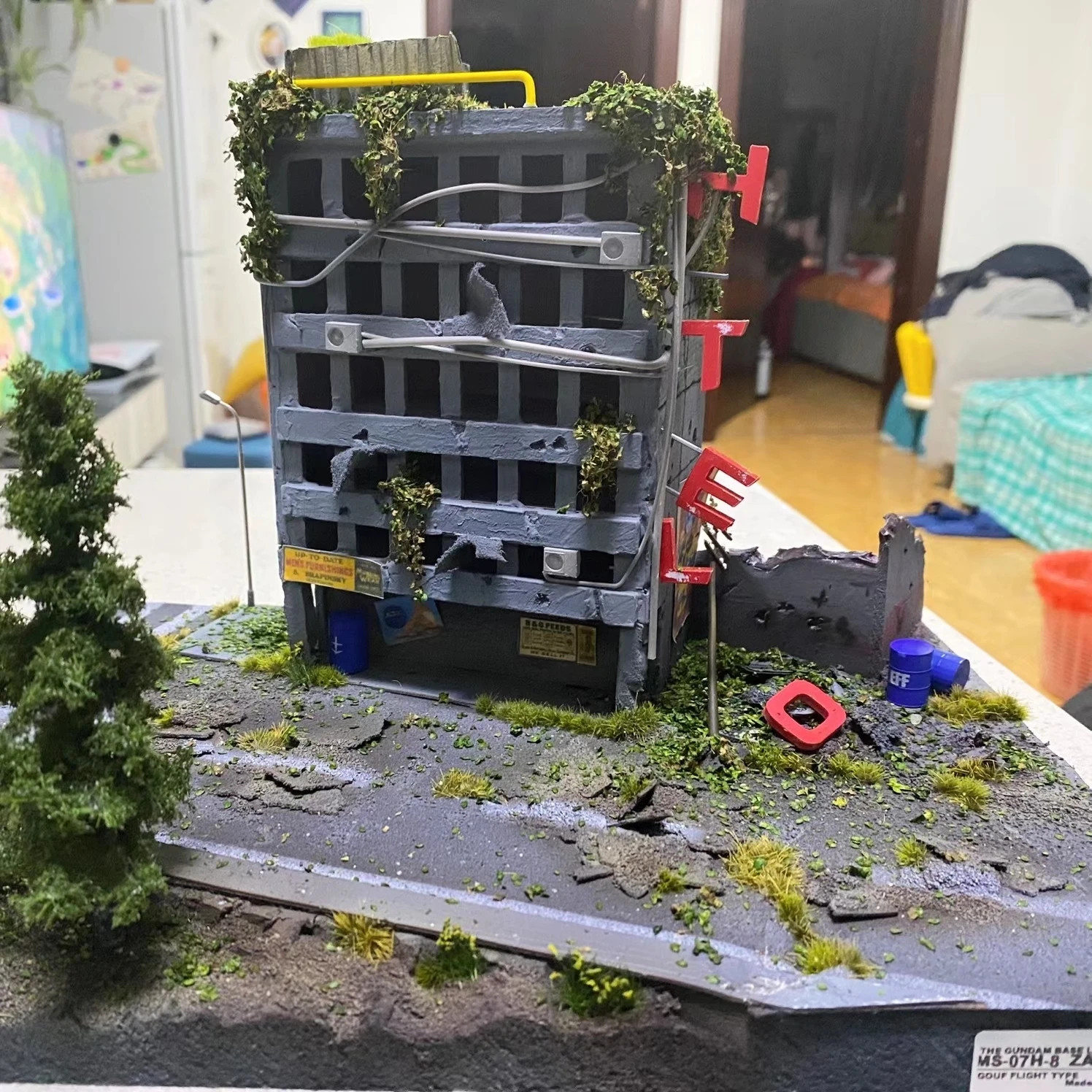 Miniature Resin Vine and Flower Model for Dioramas 4 Miniature Resin Vine and Flower Model for Dioramas - Image 4