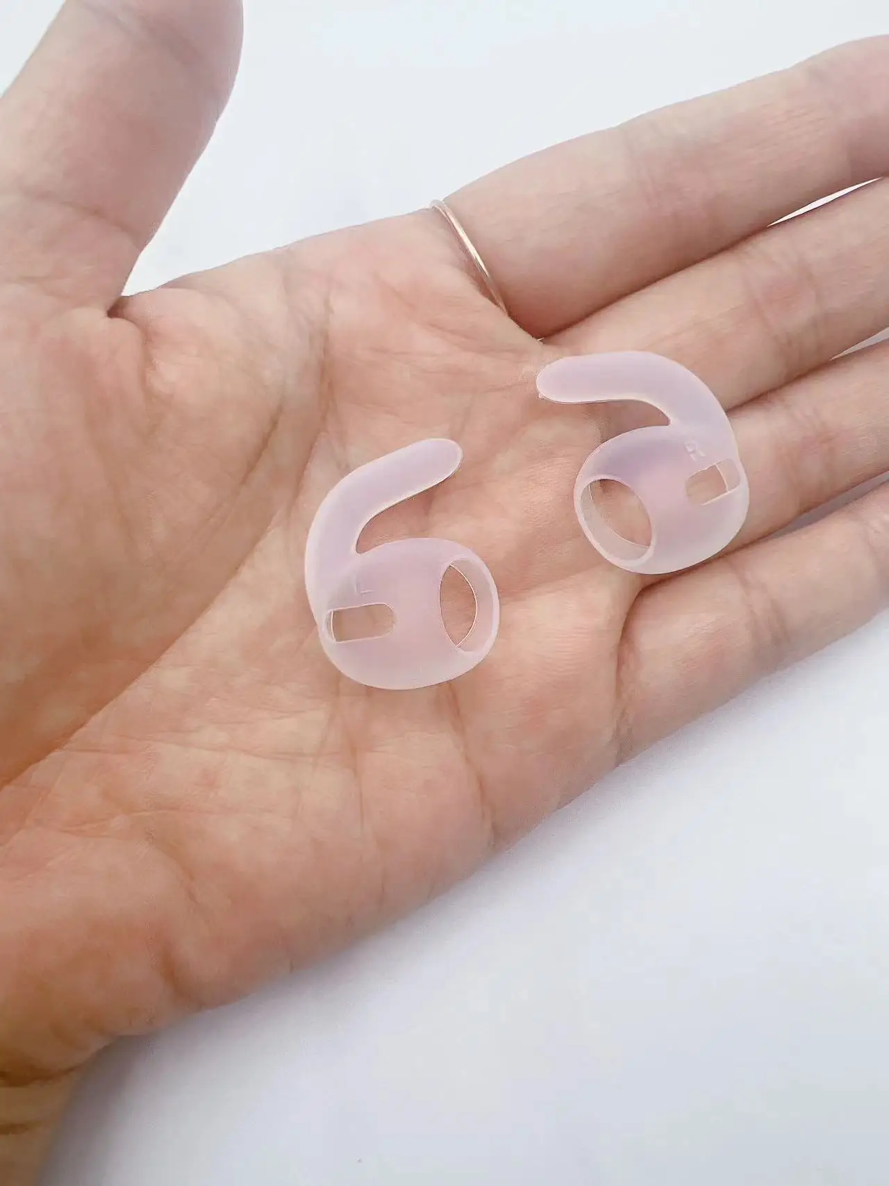 Silicone Ear Pads for AirPods Pro (Set of 2) 9 Silicone Ear Pads for AirPods Pro (Set of 2) - Image 9