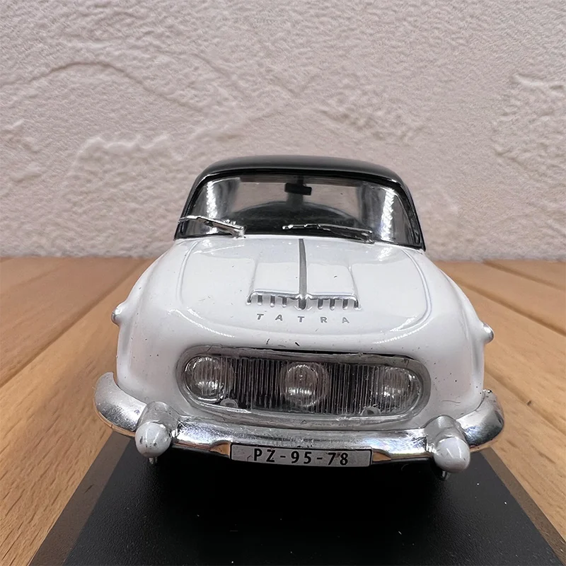 Vintage TATRA 603-1 Diecast Model 1:43 Scale 4 Vintage TATRA 603-1 Diecast Model 1:43 Scale - Image 4