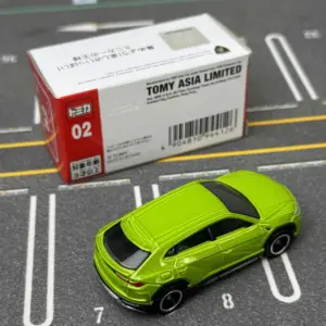Lime Green Lamborghini Urus 1:64 Diecast Model 5 Sb7dd32be9ede4927b88e1cff95792217m