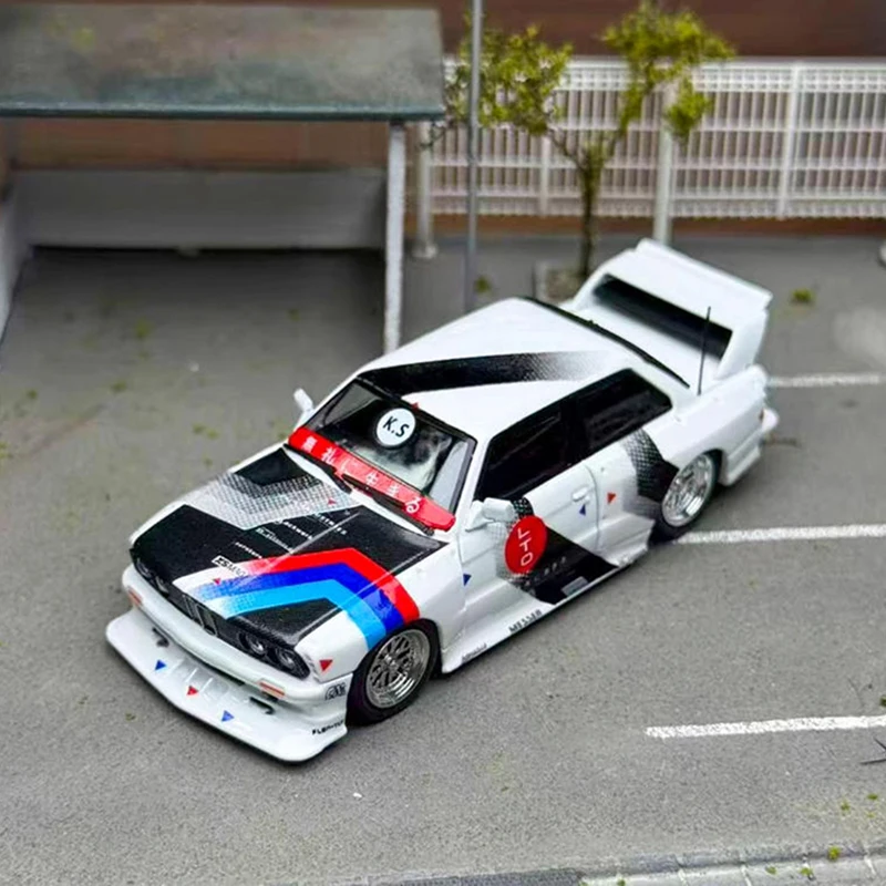 1/64 BMW E30 M3 Diecast Model with Decals 3 1/64 BMW E30 M3 Diecast Model with Decals - Image 3