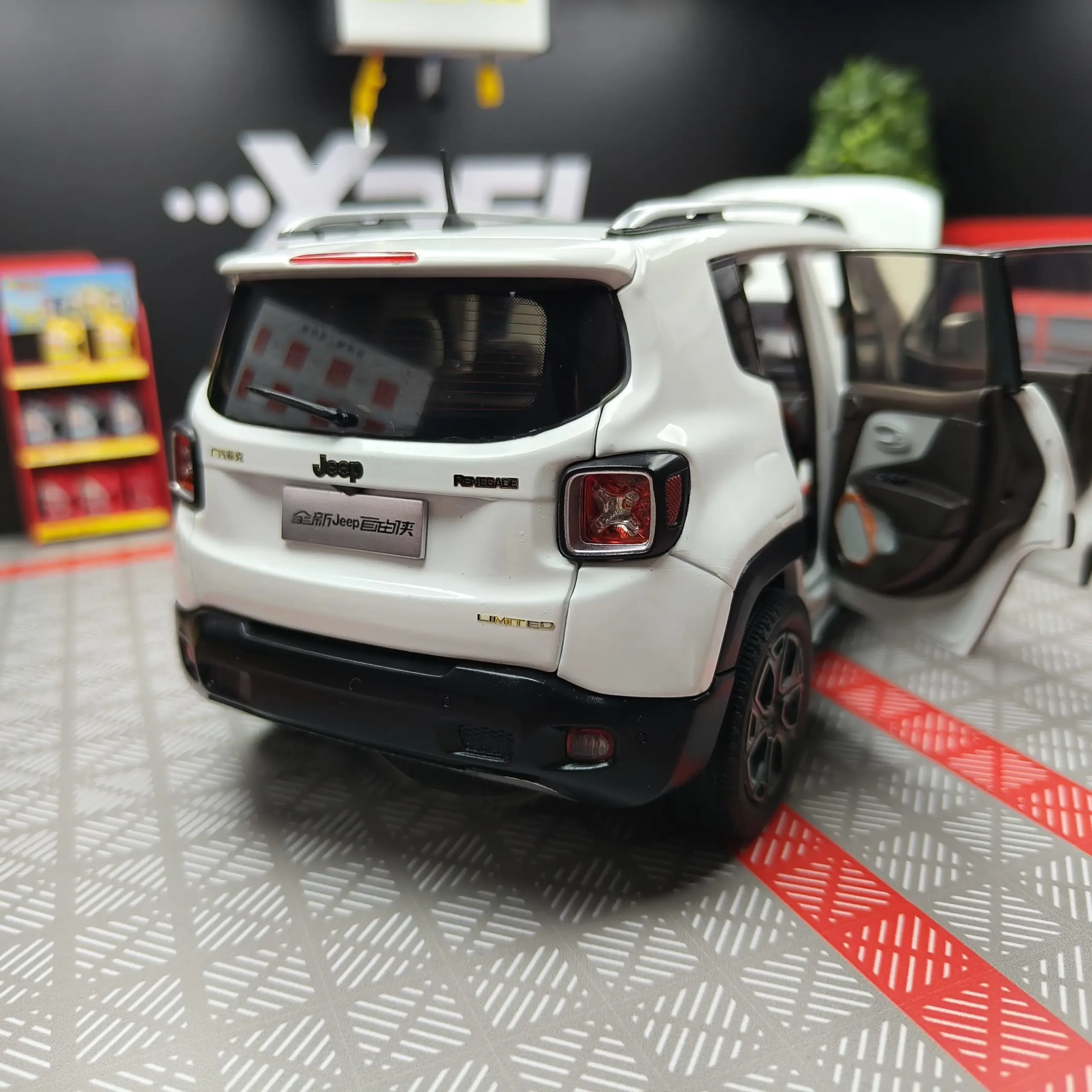 Jeep Renegade SUV 1:18 Diecast Model 3 Jeep Renegade SUV 1:18 Diecast Model - Image 3