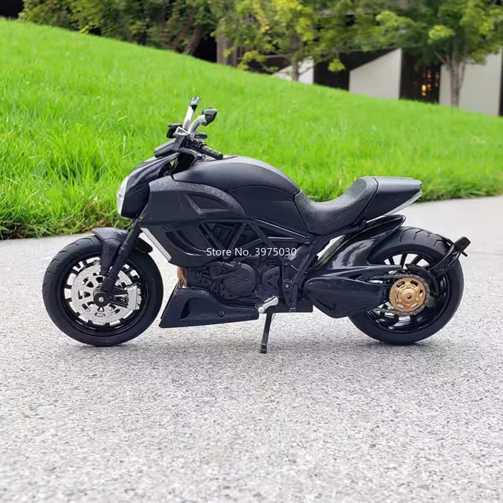 1:12 Scale Motorcycle Replica in Blue or Black 6 1:12 Scale Motorcycle Replica in Blue or Black - Image 6