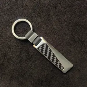 Metal Car Keychain with Carbon Fiber Pattern 5 Sbcf701f1f113420cbd749951f4789b13M