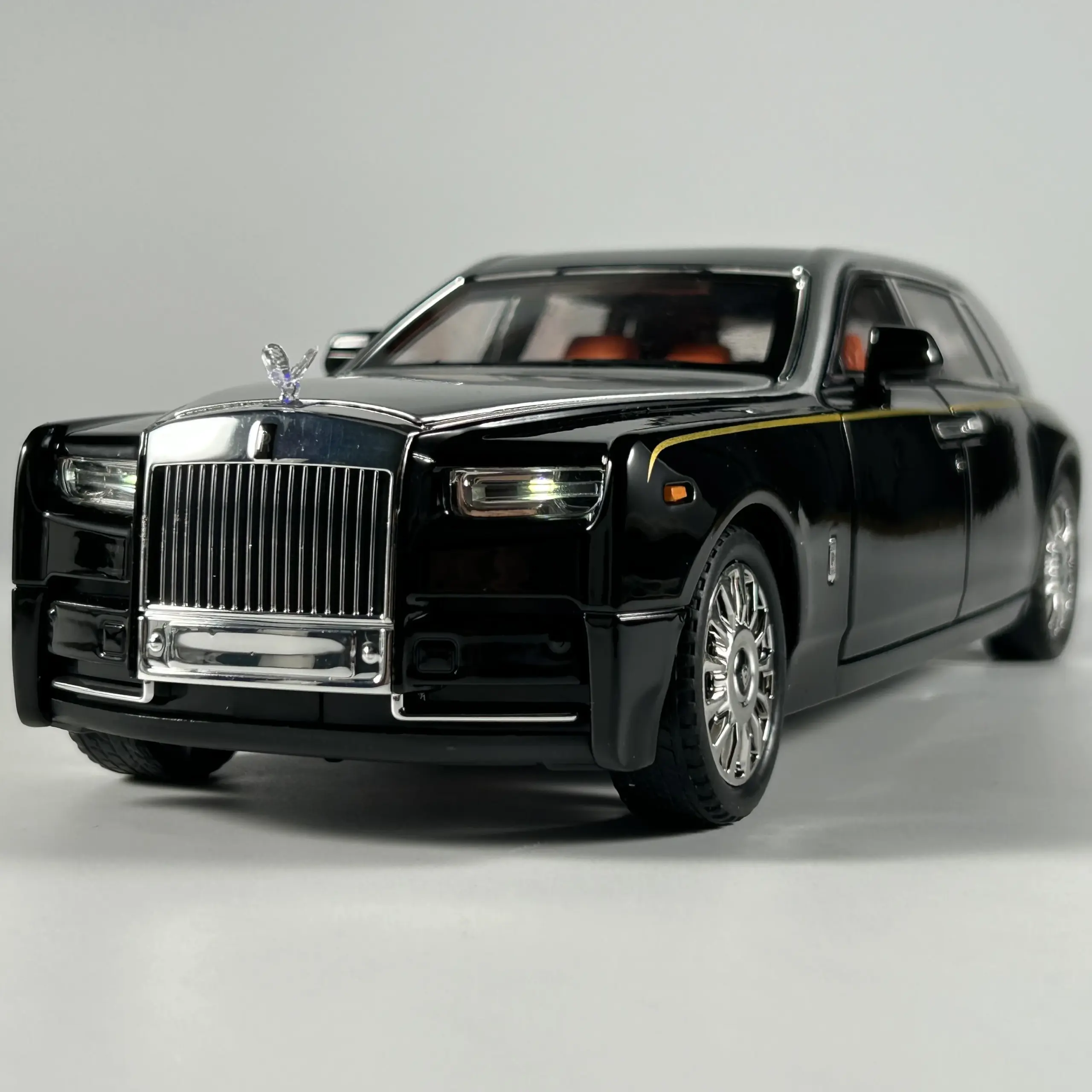 1:18 Rolls Royce Phantom Diecast Model 6 1:18 Rolls Royce Phantom Diecast Model - Image 6