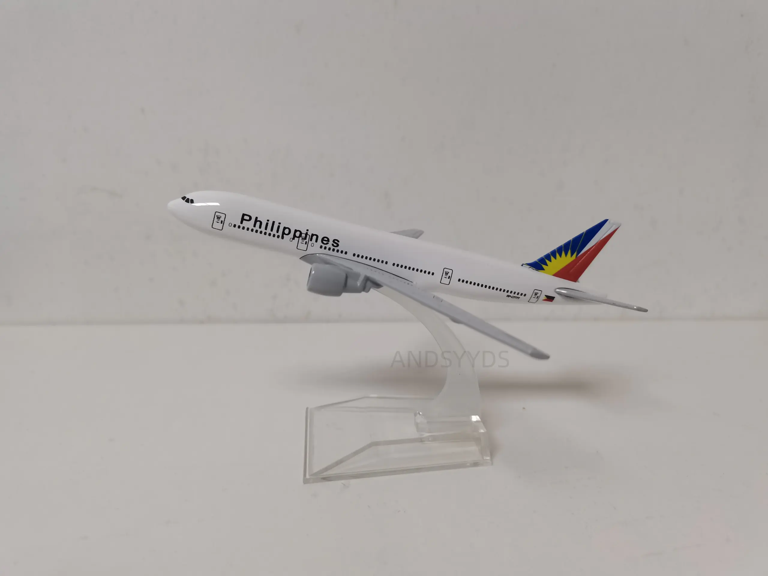 B777 Philippine Airlines Diecast Model 1/400 Scale 2 B777 Philippine Airlines Diecast Model 1/400 Scale - Image 2