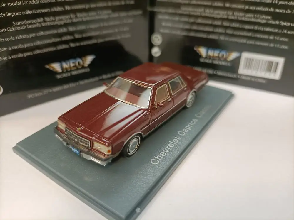 Chevrolet Caprice Classic 1:87 Diecast Model 5 Chevrolet Caprice Classic 1:87 Diecast Model - Image 5