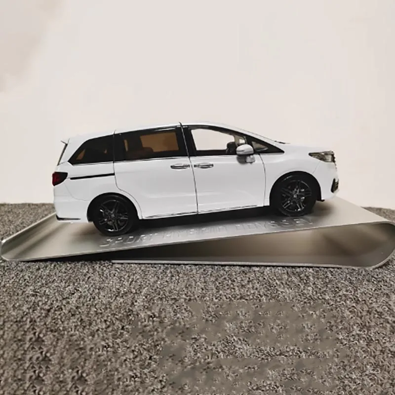 1:18 Scale Odyssey Hybrid 2022 Diecast Model 3 1:18 Scale Odyssey Hybrid 2022 Diecast Model - Image 3