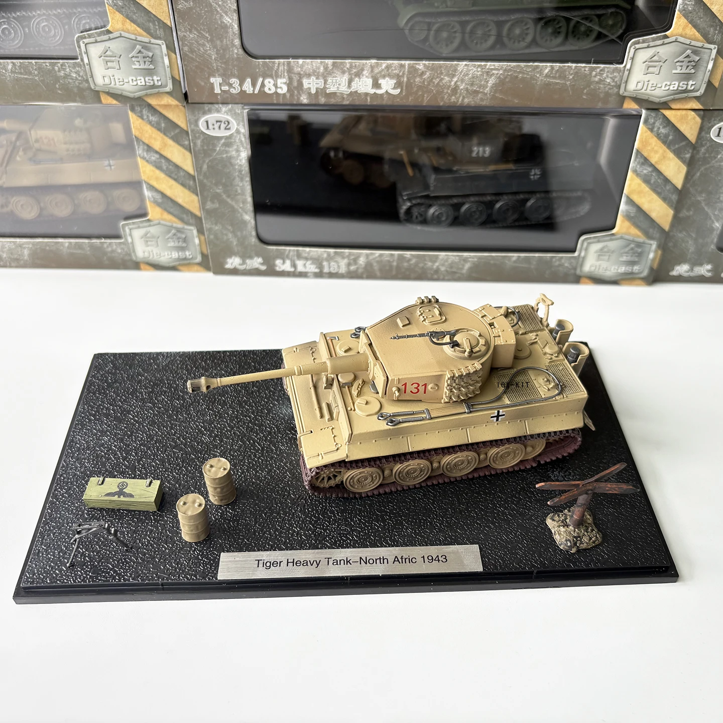 German Tiger Tank Model 1/72 Scale with Display Box 9 German Tiger Tank Model 1/72 Scale with Display Box - Image 9