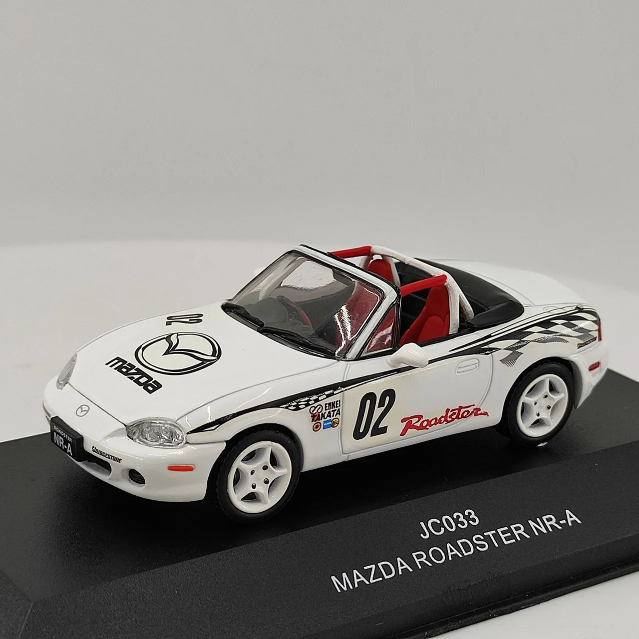 Mazda Roadster NR-A 1:43 Scale Diecast Model 4 Mazda Roadster NR-A 1:43 Scale Diecast Model - Image 4
