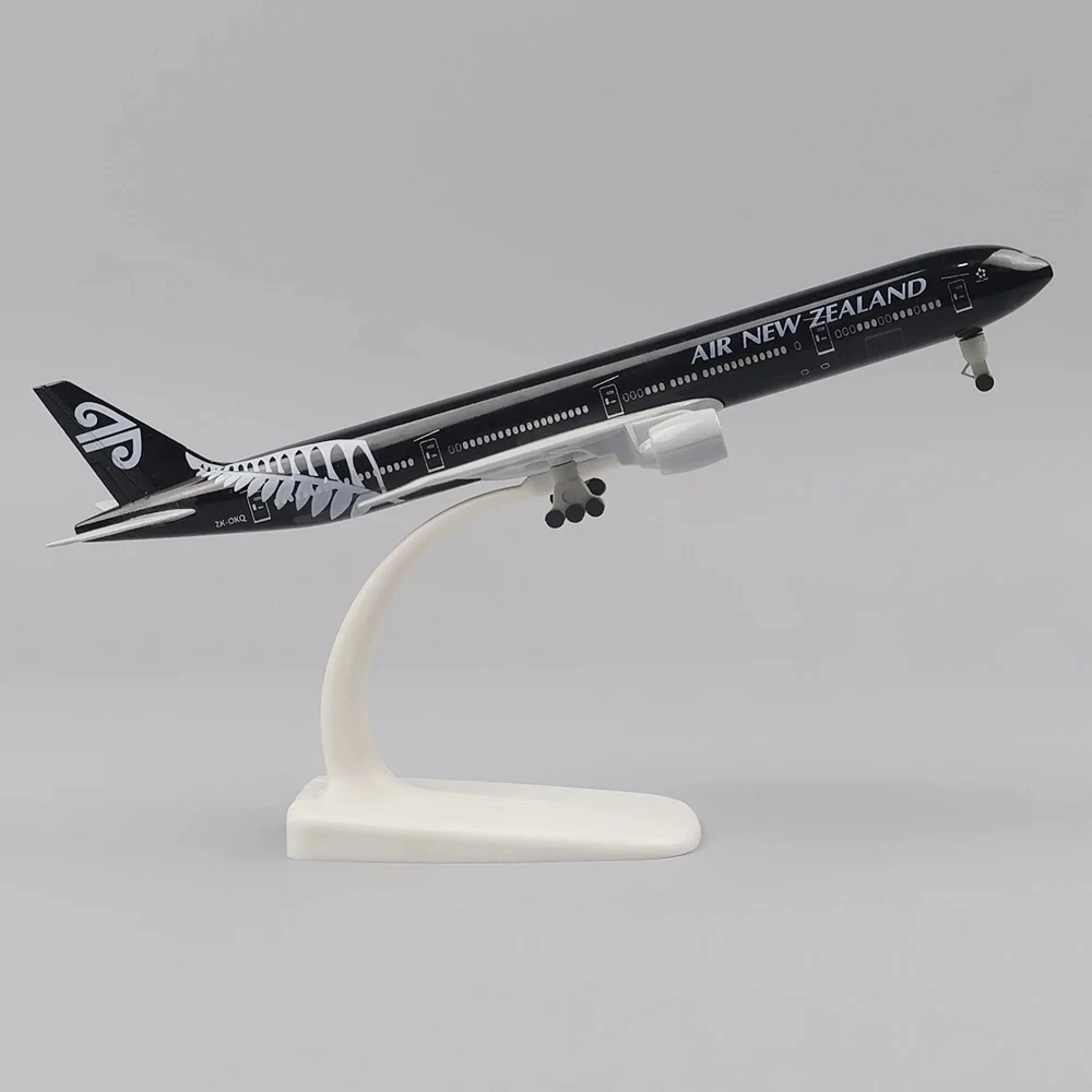 Boeing 777 Air New Zealand Model 1:400 Scale 4 Boeing 777 Air New Zealand Model 1:400 Scale - Image 4
