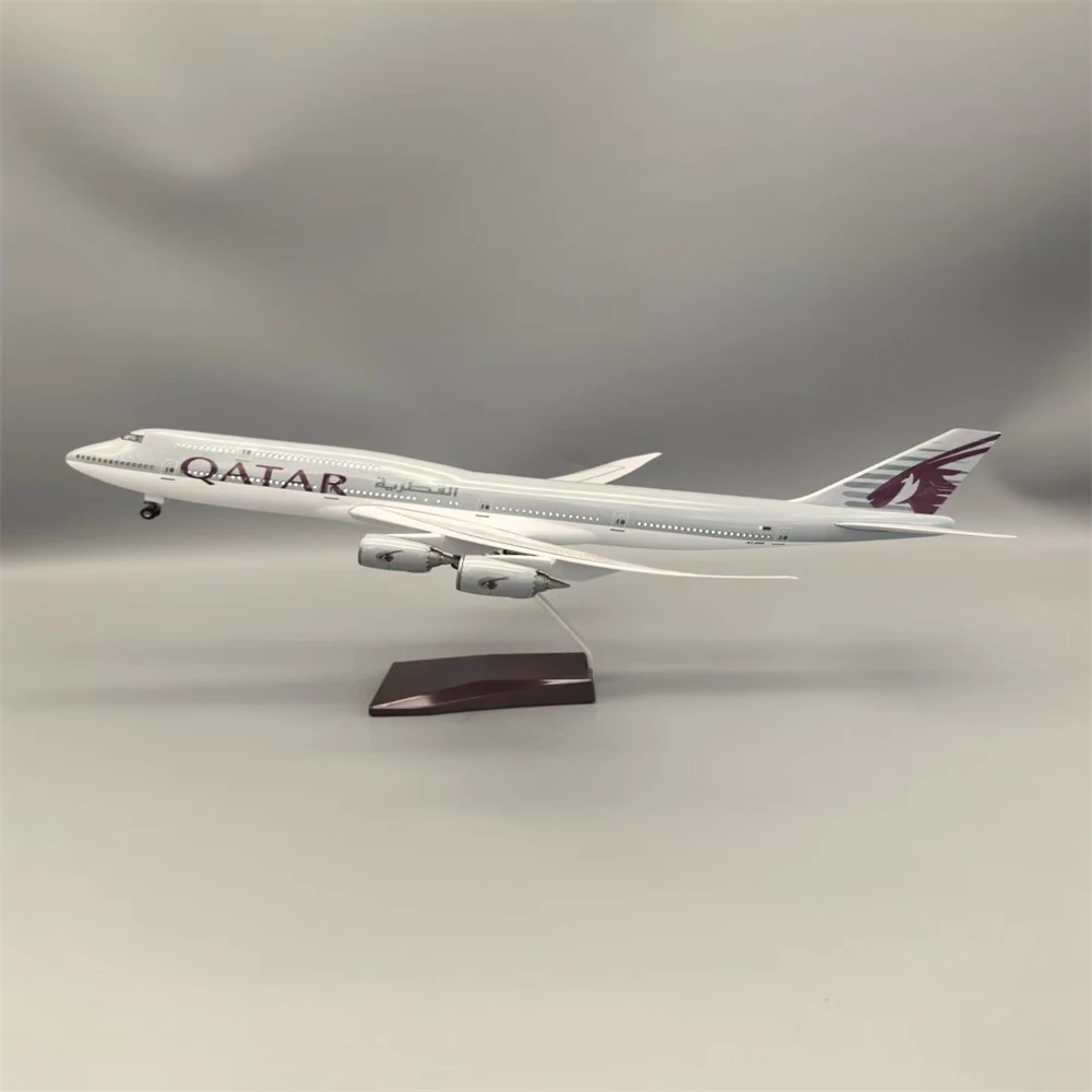 Qatar Airways Boeing 747-8 Model 1/150 Scale 7 Qatar Airways Boeing 747-8 Model 1/150 Scale - Image 7