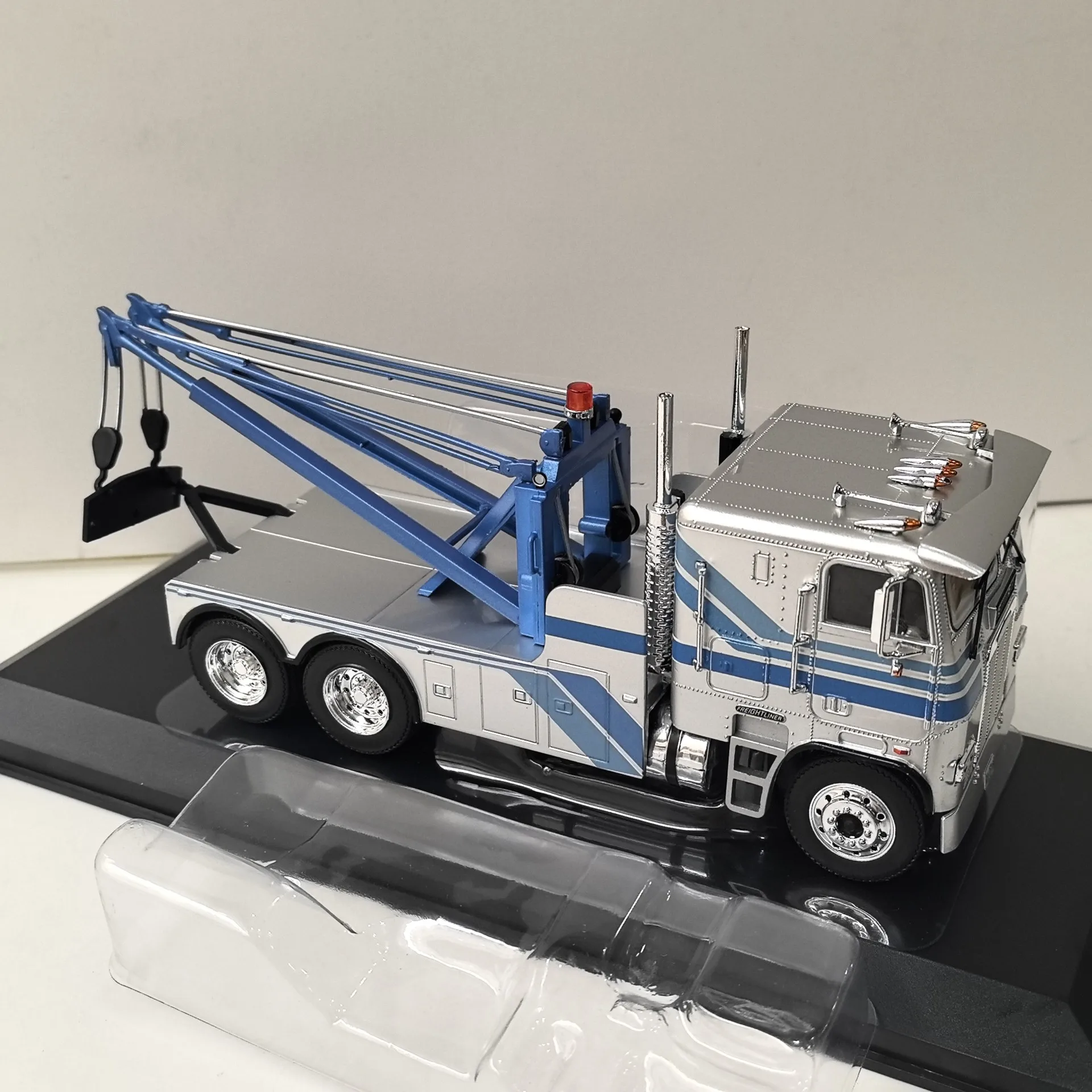 Freightliner FLA 9664 Container Crane Model 5 Freightliner FLA 9664 Container Crane Model - Image 5