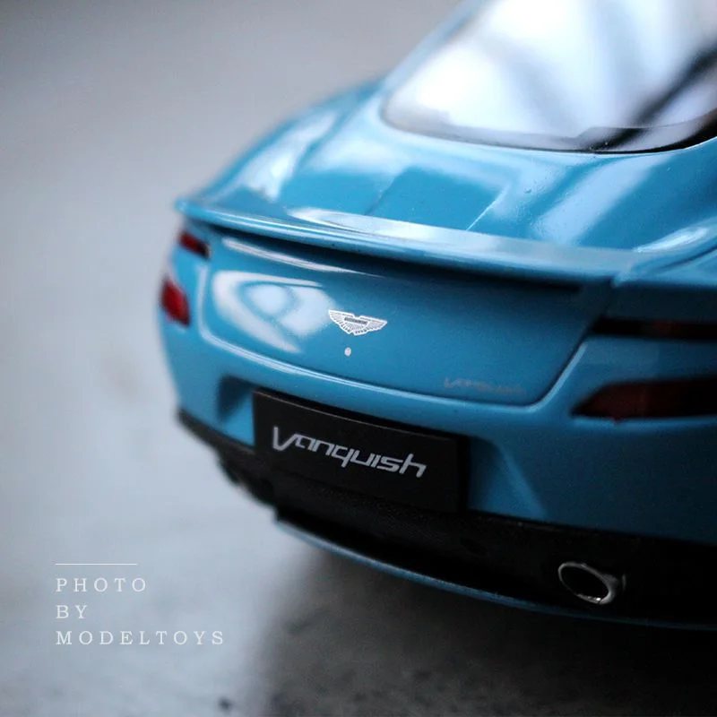 Aston Martin Vanquish 1:24 Diecast Model 3 Aston Martin Vanquish 1:24 Diecast Model - Image 3
