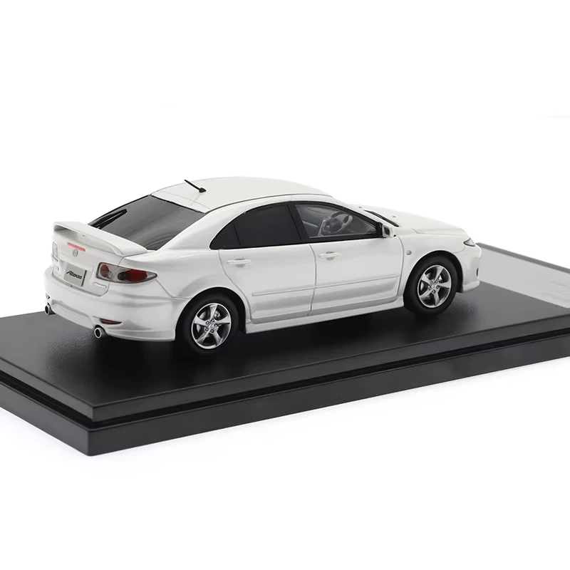 1:43 Resin Model Car in Black, Red, White 2 1:43 Resin Model Car in Black, Red, White - Image 2