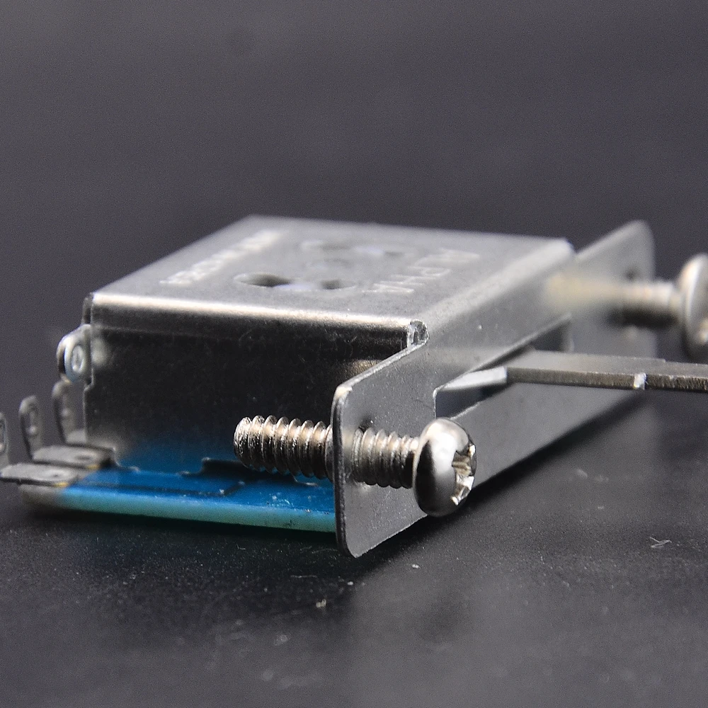 High-Quality Guitar Switch Screws 3.37mm Pack 5 High-Quality Guitar Switch Screws 3.37mm Pack - Image 5