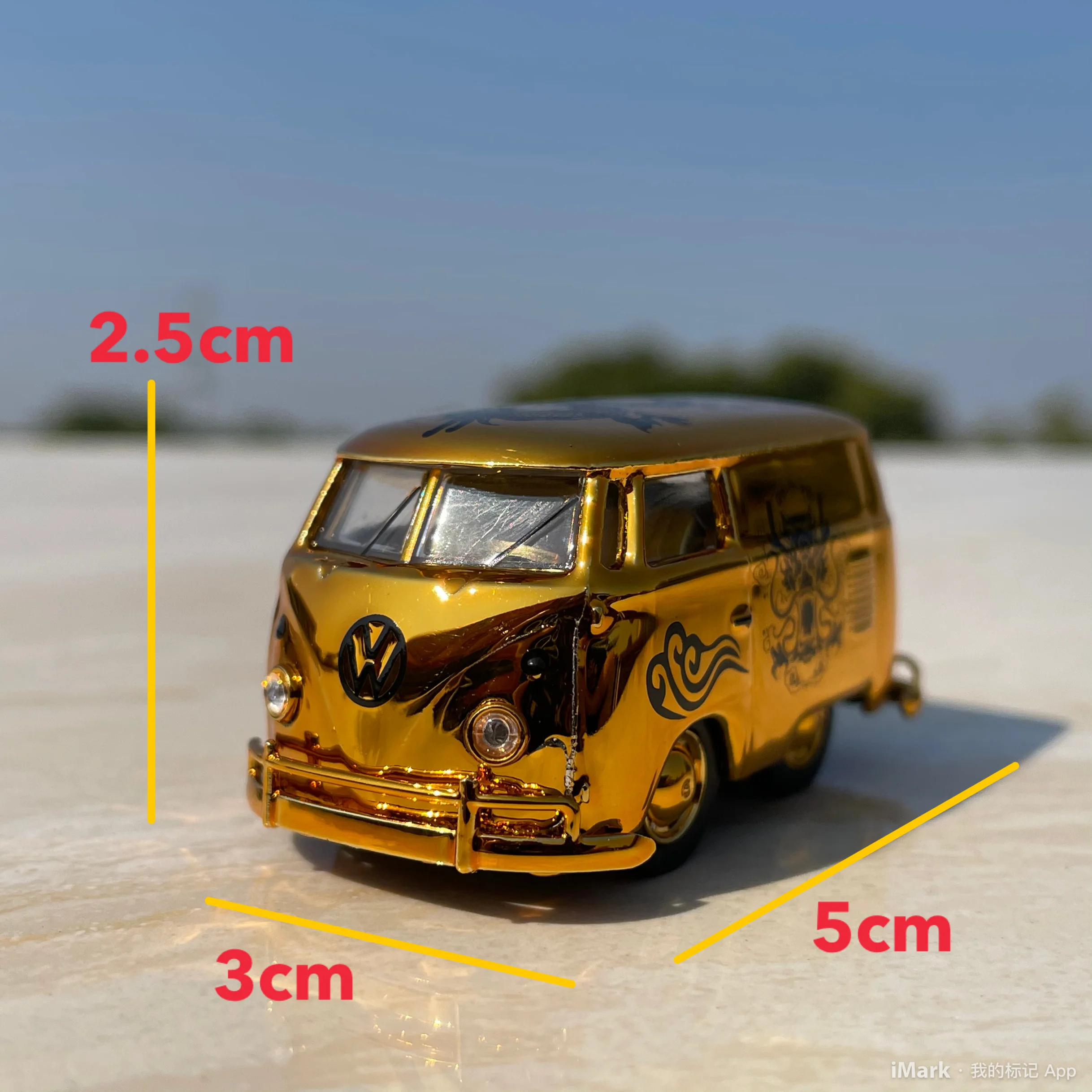 Gold Volkswagen T1 Van Model 1:64 Scale Collection 2 Gold Volkswagen T1 Van Model 1:64 Scale Collection - Image 2