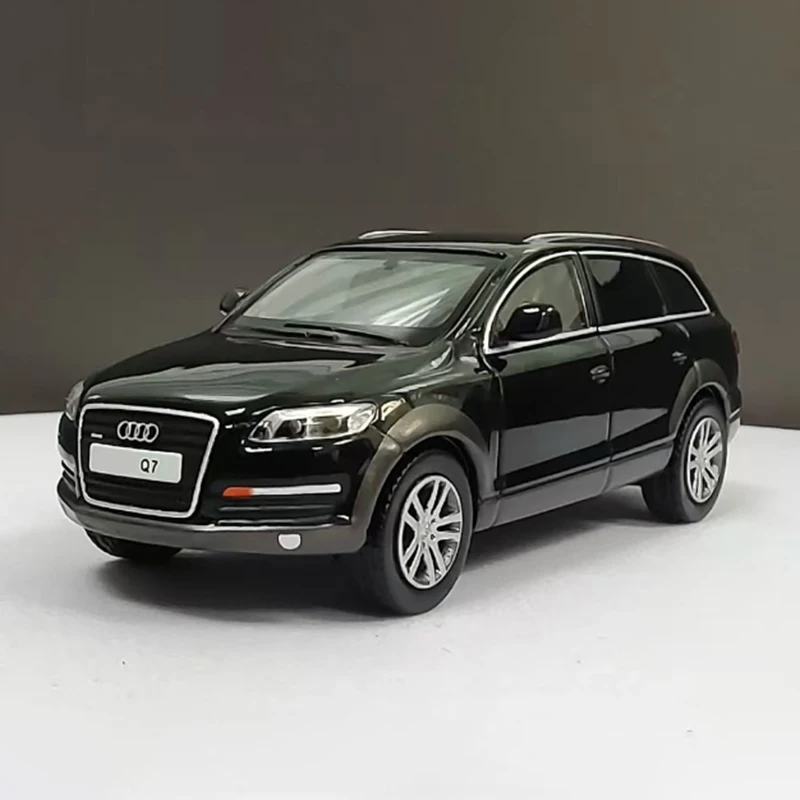 1:64 Scale Q7 Diecast Model for Collectors 2 1:64 Scale Q7 Diecast Model for Collectors - Image 2
