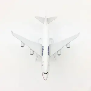 Malaysia Airlines Boeing 747 Miniature Model 1/400 11 Sc222ce40023e4ef39c9cf864c15df45dG