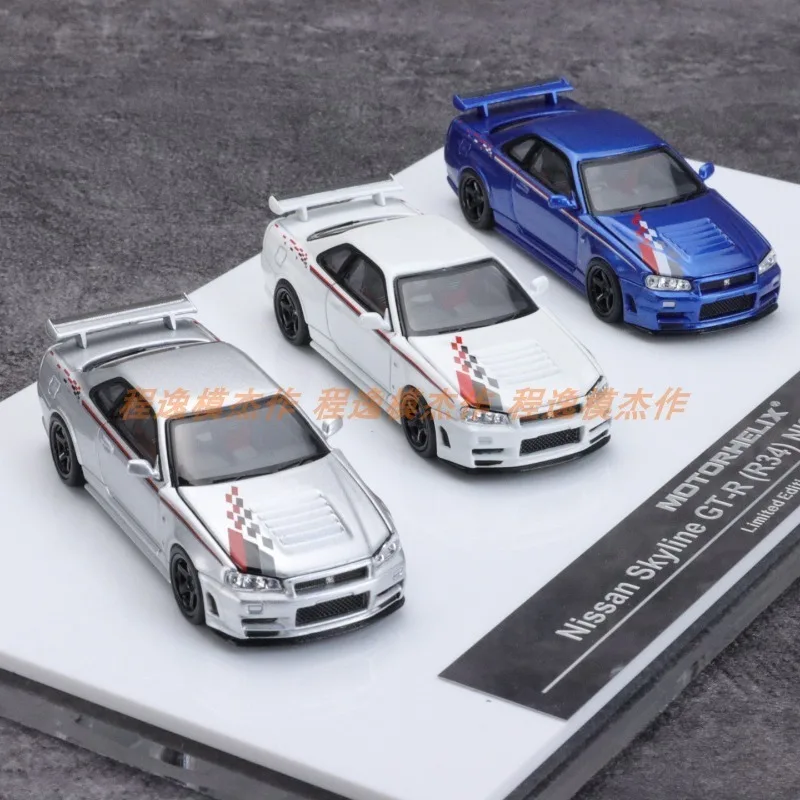 Takara Tomy Nissan Skyline GTR R34 Model Set 3 Takara Tomy Nissan Skyline GTR R34 Model Set - Image 3