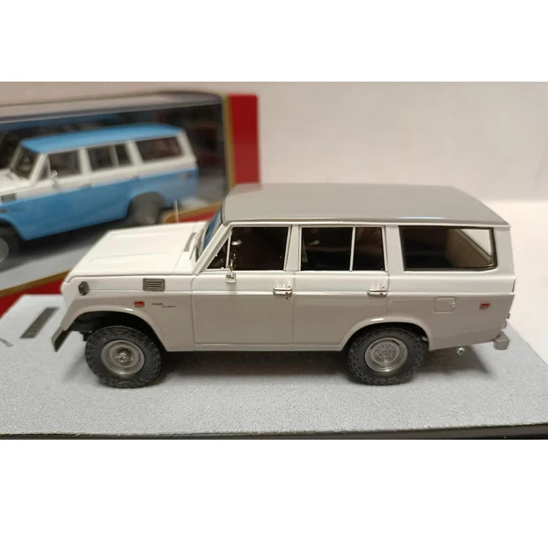 Vintage Land Curier FJ55 Resin Model 1/43 Scale 3 Vintage Land Curier FJ55 Resin Model 1/43 Scale - Image 3