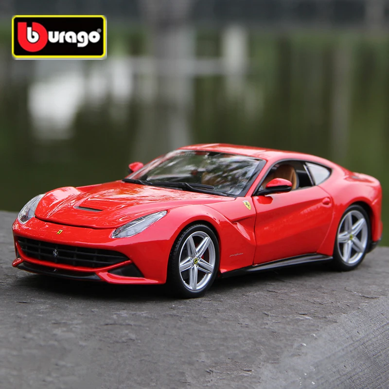 Ferrari F12 Berlinetta 1:24 Diecast Model 2 Ferrari F12 Berlinetta 1:24 Diecast Model - Image 2