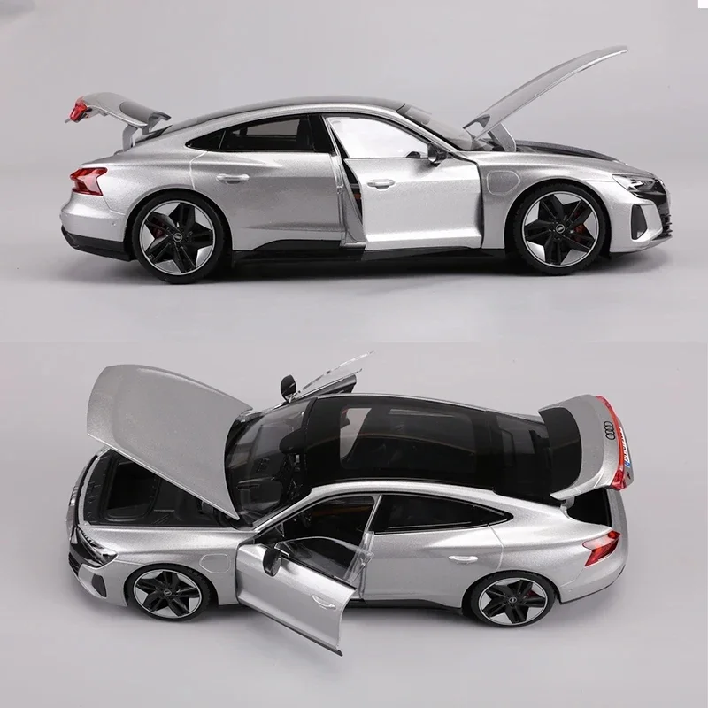 Green RS E-Tron GT 1:18 Diecast Model by Bburago 4 Green RS E-Tron GT 1:18 Diecast Model by Bburago - Image 4