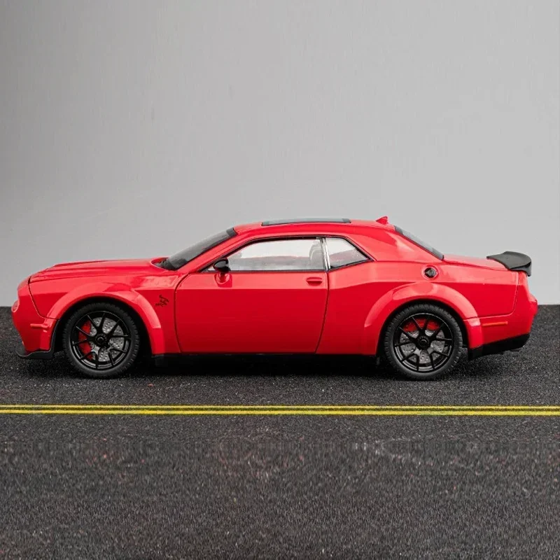 Dodge Challenger Hellcat Redeye Diecast Model 4 Dodge Challenger Hellcat Redeye Diecast Model - Image 4