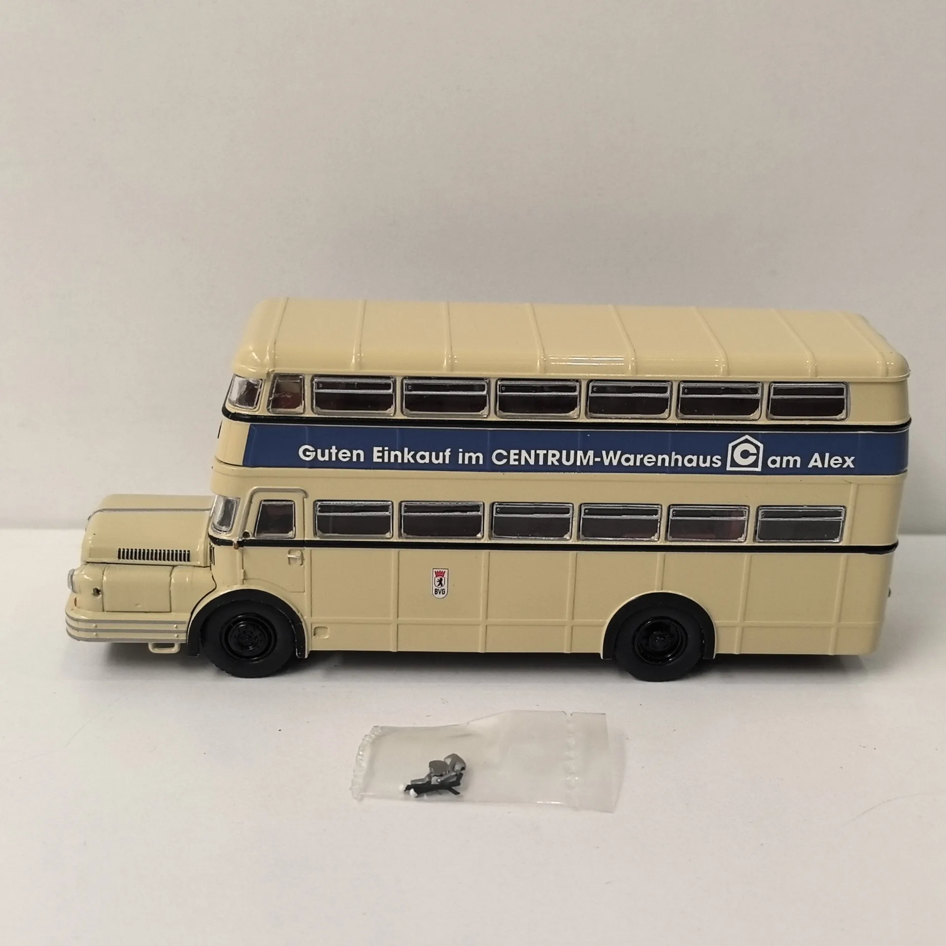 Vintage IFA DO 56 Bus Model 1:87 Scale 2 Vintage IFA DO 56 Bus Model 1:87 Scale - Image 2