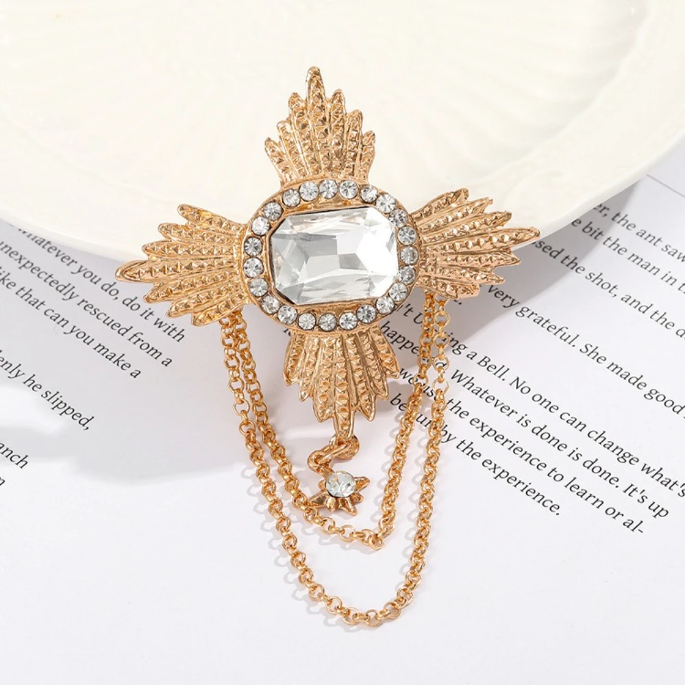 Vintage Gold Wing Brooch with Crystal Star 6 Vintage Gold Wing Brooch with Crystal Star - Image 6