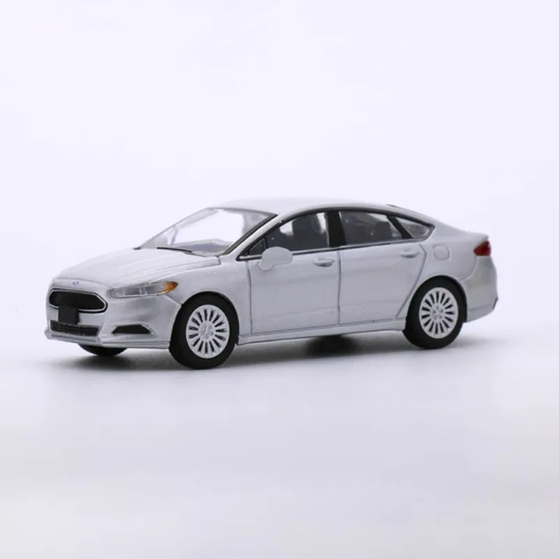 Yellow Ford Mondeo 1:64 Scale Diecast Model 5 Yellow Ford Mondeo 1:64 Scale Diecast Model - Image 5