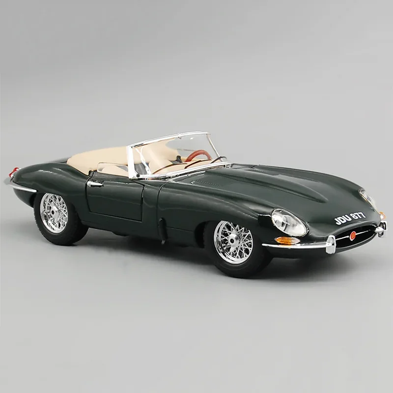 1:18 Jaguar E-Type Cabriolet Diecast Model 3 1:18 Jaguar E-Type Cabriolet Diecast Model - Image 3