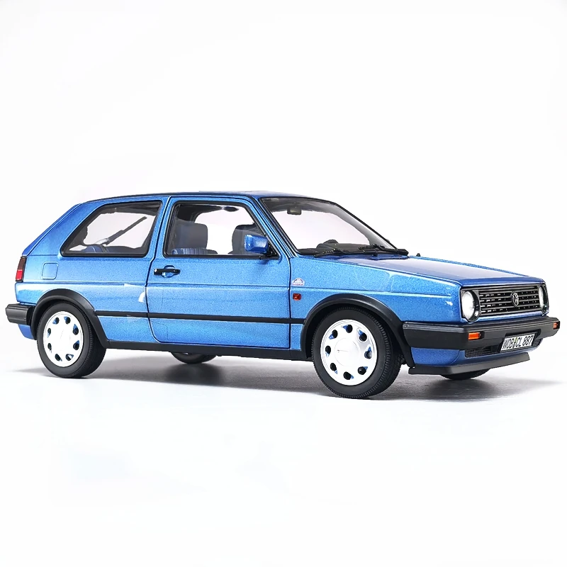 Volkswagen Golf 10Mth Edition Diecast Model 1/18 5 Volkswagen Golf 10Mth Edition Diecast Model 1/18 - Image 5