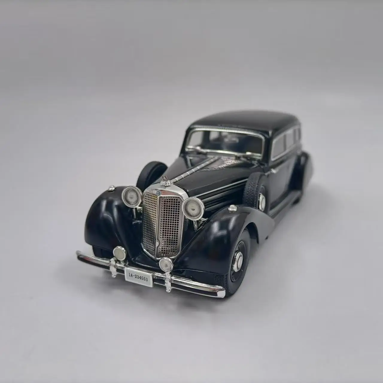 1:43 Classic Luxury Car Model Diecast 6 1:43 Classic Luxury Car Model Diecast - Image 6