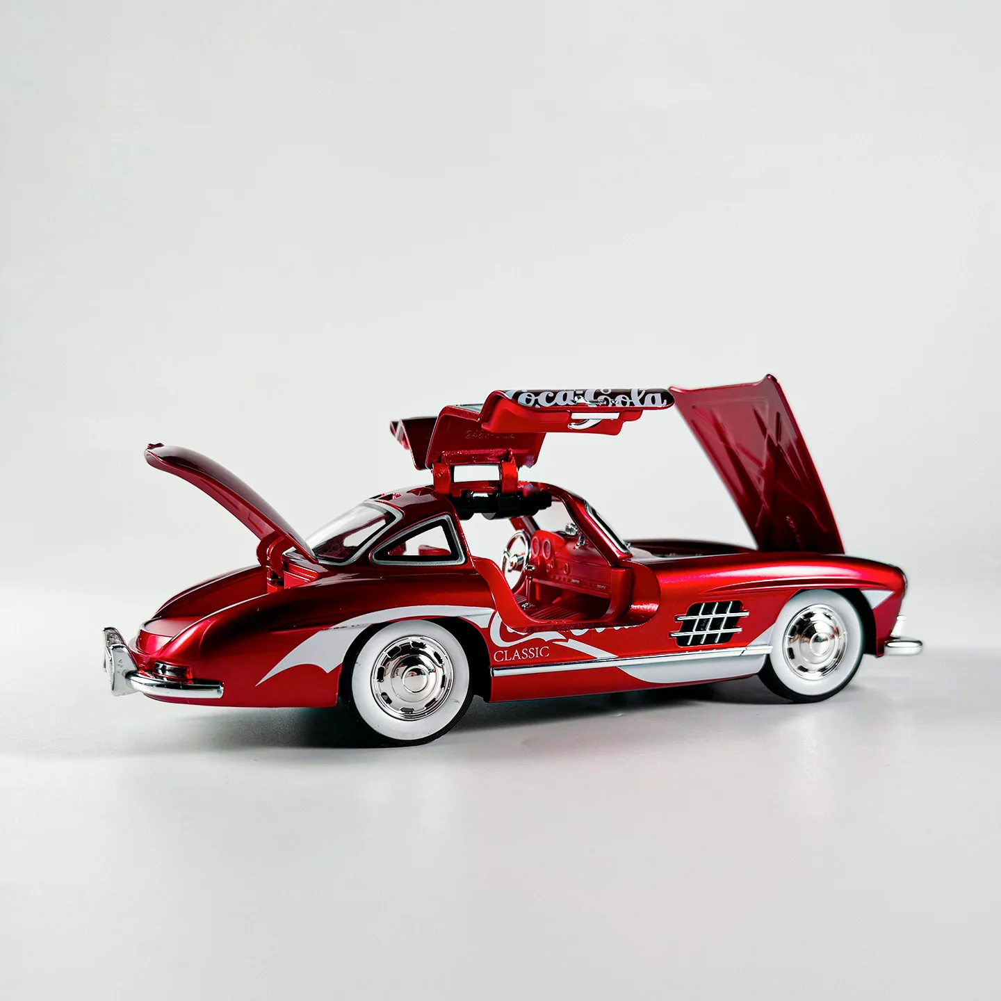 Mercedes-Benz 300SL Coke Edition Diecast Model 2 Mercedes-Benz 300SL Coke Edition Diecast Model - Image 2