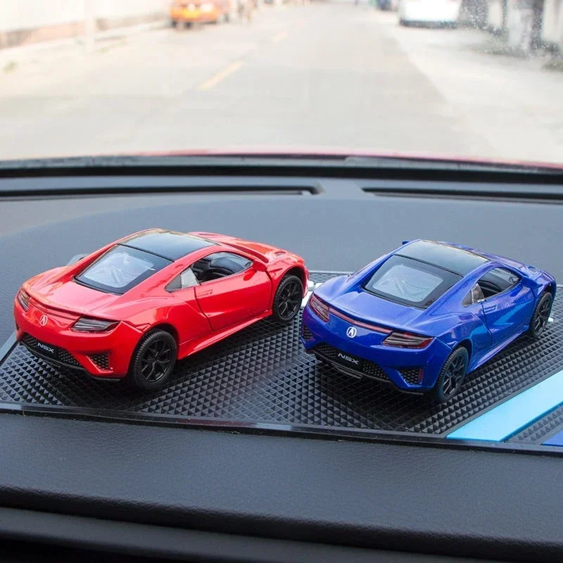 Honda Acura NSX 1:36 Scale Diecast Model 6 Honda Acura NSX 1:36 Scale Diecast Model - Image 6
