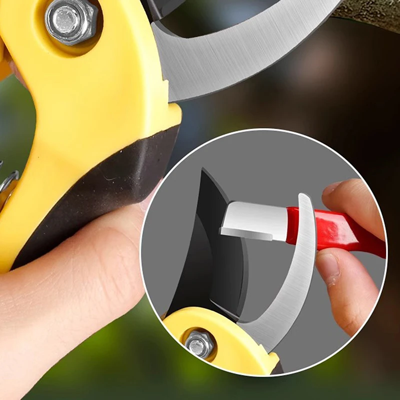 Red Portable Diamond Sharpener for Tools 2 Red Portable Diamond Sharpener for Tools - Image 2