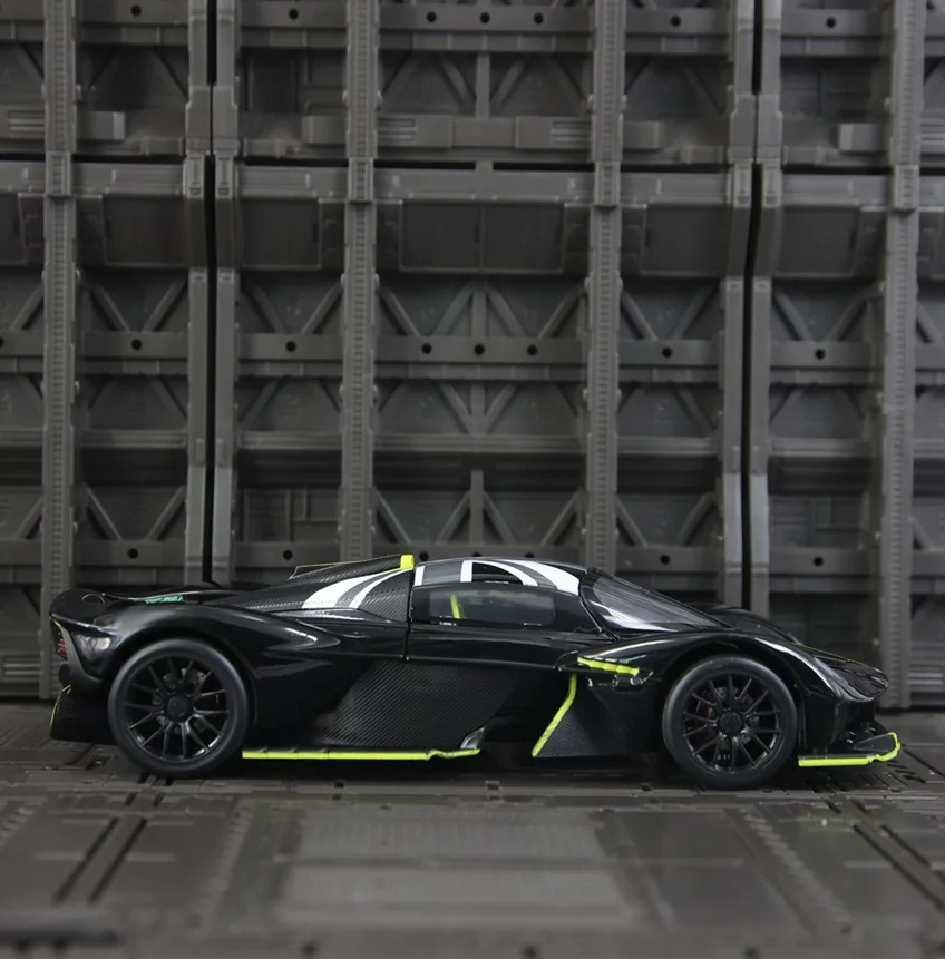1/23 Aston Martin Valkyrie Diecast Model 2 1/23 Aston Martin Valkyrie Diecast Model - Image 2
